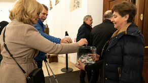 Biletów wstępu na koncert nie było, ale widzowie mogli wesprzeć finansowo potrzebujących z Ukrainy za pośrednictwem fundacji Leny Grochowskiej.