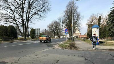 Już za kilka dni zamknięty zostanie ten odcinek ulicy Partyzantów. Jadąc od strony Nowego Miasta skręcić będzie można w prawo pod delegaturę LUW lub na parking po przeciwnej stronie, przy którym swoją siedzibę mają wydziały ewidencji kierowców i pojazdów oraz gospodarki komunalnej i ichrony środowiska magistratu.