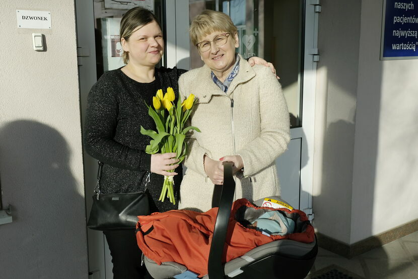 Panią Olenę ze szpitala odebrała Katarzyna Wójcicka, która przyjęła ją w swoim domu
