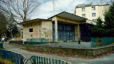 Zdaniem konserwatora zabytków nadbudowa pawilonu z lat 60. popsułaby kompozycję osiedla
