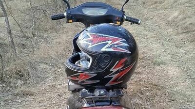 Dzwoni na policję, żeby zgłosić kradzież i widzi jak złodzieje jadą na jego skuterze