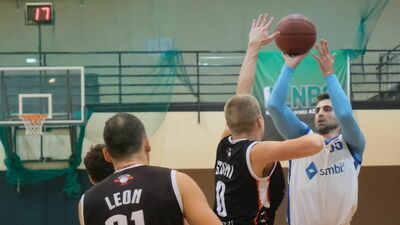 Piotr Ziółkowski (z piłką) to jedna z największych gwiazd całej LNBA

