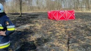 Lubelskie. Strażacy pojechali do pożaru traw. Znaleźli ciało. „Nie zdołała uciec”