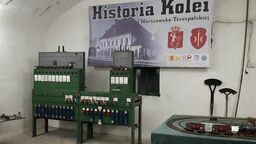 Kolejowa spółka podarowała terespolskiej prochowni aparaty blokowe z linii kolejowej Siedlce–Terespol