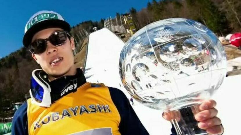 Ryoyu Kobayashi okazał się najlepszym skoczkiem narciarskim w sezonie 2021/2022<br />
<br />
