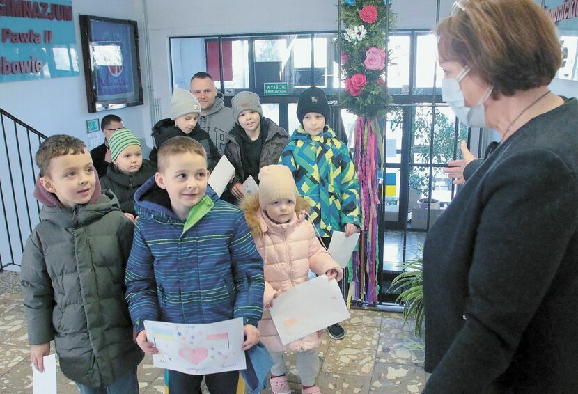 Ukraińskie dzieci z pierwszą wizytą w swojej nowej szkole