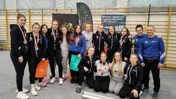 Podczas zawodów w Karlinie zapaśniczki z Chełma wywalczyły siedem medali

