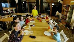 Dzieci powinny być zawsze beztroskie. Tak jak te, które spędzają czas w Starej Morawie – uważa Ola.