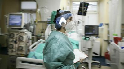 Zmarło 146 osób z COVID-19. Za kilka dni znikają epidemiczne obostrzenia