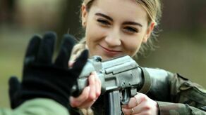 Strzelanie, pomoc medyczna, obrona przed bronią masowego rażenia