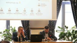 Przewodniczący Bogusław Broniewicz i były już wiceprzewodniczący Robert Woźniak