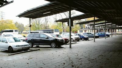 Kto może parkować na dworcu PKS w Puławach? Kierowcy dostają ostrzeżenia