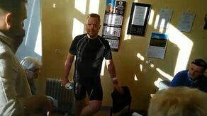 Tomasz A. wyśmiewał na obradach rady dzielnicy Kośminek białe skarpetki Dariusza Grudnia. Sam ubrany był na sportowo, w obcisły rowerowy trykot