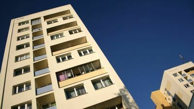 Puławy. Wszedł do mieszkania, rozebrał się i położył na fotelu. Tylko, że nie był u siebie