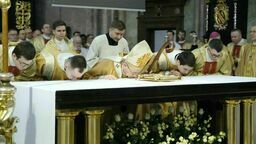 Kościół katolicki rozpoczął Triduum Paschalne. Msza Krzyżma w lubelskiej archikatedrze