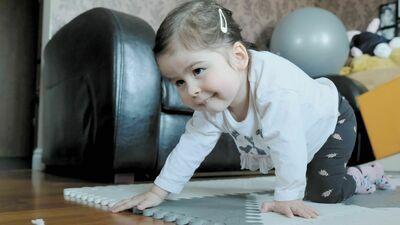 Z dziecka siedzącego i czekającego na to, żeby ktoś ją przeniósł z każdym dniem staje się coraz bardziej samodzielna. Dlatego wszystko to, co obserwujemy bardzo nas cieszy. Jest fantastycznie – mówi Tomasz Słupski.