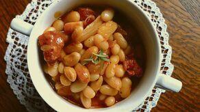 Pyszności z pozostałości. Jak zagospodarować to co zostało po świętach? [przepisy]