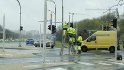 Drogowcy muszą podłączyć do sterowników nowe sygnalizatory dla rowerzystów