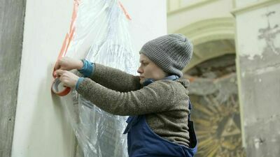 Zamknięty kościół w Lublinie. Prace na wysokościach