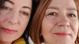 Praca u boku Ludmiły Adamowicz (na zdjęciu z prawej), która przed represjami uciekła z Białorusi, daje Oli wiele nowych doświadczeń i wzbogaca ją.