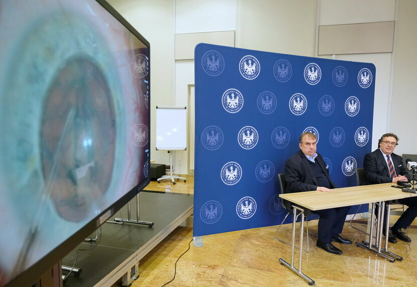 Nowoczesny sprzęt do operacji okulistycznych w technice 3D za około pół miliona złotych kupił Uniwersytet Medyczny.