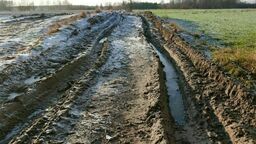 Wojsko rozjechało nadbużańskie drogi i pola. Na razie rekompensat nie ma