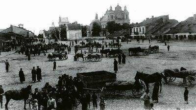 Inne życie Starego Rynku w Opolu Lubelskim