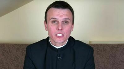 Ksiądz z osiedla: Nie jesteś kiełbasą, żeby się żegnać. Jakie błędy popełniają wierni