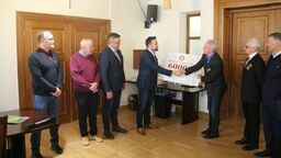 W piątek czek na 60 tys. zł odebrał prezydent Michał Litwiniuk 