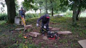 Prace porządkowe na cmentarzu w Mołodiatyczach były prowadzone we wrześniu. 