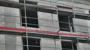 Gmina pod mieszkania kupi działkę od księdza. "Jakby mąż od żony kupił samochód"