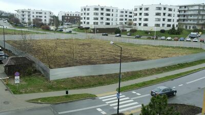 Urzędnicy przekonywali, że warto przejąć te grunty od spółki, bo „może się okazać, że spółka ogrodzi te tereny”. Tak się faktycznie stało