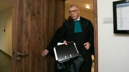 Do decyzji lubelskiego sądu odniósł się też Roman Giertych, który na Twiterze zapowiedział: – Teraz czas na śledztwo nakazane przez sąd w W-wie dotyczące przestępstw popełnionych przez prokuratorów