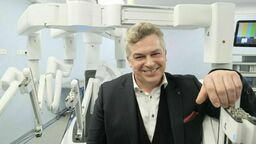 Chirurg i robot, czyli przedłużenie jego ręki. Od dziś takie operacje w Lublinie