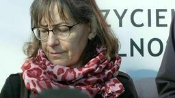 Pikieta, komisja, groźba zwolnienia. Bo nauczycielka nie założyła maseczki