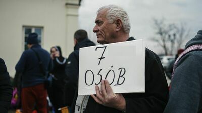 Od początku wojny do wczoraj z Ukrainy do Polski wjechało ponad 3 mln osób. Wiele z nich znalazło schronienie w prywatnych mieszkaniach Polaków. W drugą stronę Straż Graniczna odprawiła 904 tys. osób.