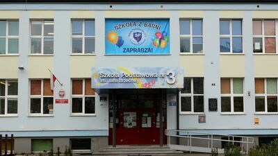 Tym razem najtańsza z dwóch ofert (od radomskiego Darco) sięgnęła prawie 15,2 mln zł, a droższa (od Arbud Investment) wyniosła niemal 17,8 mln zł.