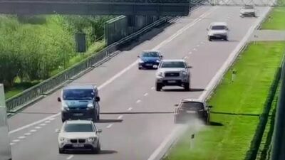 Jedziesz sobie ekspresową S17, a tu nagle taki zawodnik. Pędził tak kilka kilometrów