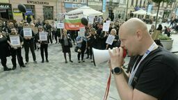 Pracownicy społeczni mówią dość i wychodzą na ulicę. „Prezydent nie chce rozmawiać”