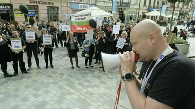 Pracownicy społeczni mówią dość i wychodzą na ulicę. „Prezydent nie chce rozmawiać”