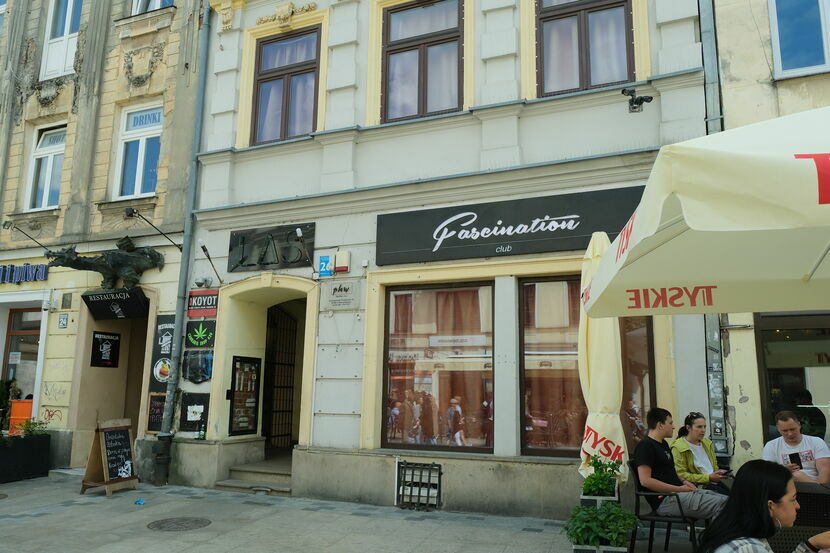 Klub znajduje się na deptaku w Lublinie