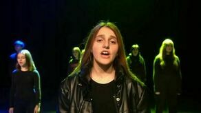 Podejmując decyzję o usunięciu nagrania „Czerwonej kaliny” z sieci, dyrektor ZDK wydał oświadczenie, w którym zapewnił, że robi to ze względu na „tworzące się (niejednokrotnie głębokie) podziały w interpretacji klipu”