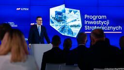 O przyznanych dotacjach mówił w poniedziałek premier