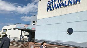 Za termomodernizację basenu miasto było gotowe zapłacić niespełna 3,8 mln zł, tymczasem najtańsza ze złożonych ofert to ponad 4,6 mln. Koszt remontów obiektów przy ul. Królowej Jadwigi wzrosły tymczasem z planowanych nieco ponad 15 mln zł do blisko 20.