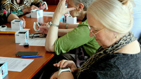 W Zamościu jeszcze trwa nabór, a w Hrubieszowie seniorzy już korzystają z „opasek bezpieczeństwa”.