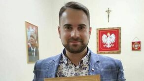 Michał Stawiarski nie chciał z nami rozmawiać. 32-letni syn marszałka województwa Jarosława Stawiarskiego (PiS) jest szefem biura poselskiego kraśnickiego posła PiS Kazimierza Chomy, pracownikiem firmy WOD-BUD i prezesem prężnie działającego lokalnego stowarzyszenia. Wschód Lubelskich Serc które zbiera pieniądze na chore dzieci, organizuje zawody strażaków i rajdy rowerowe, a na Mundurowej Majówce częstuje popcornem i ciastem