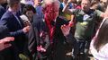 Protest w Warszawie, doszło do przepychanek. Ambasador Rosji oblany czerwoną farbą