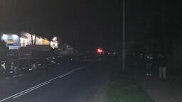 Tak po godz. 23, już po wyłączeniu oświetlania ulicznego, wygląda centrum Okuninki.  