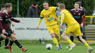 Tomasz Nowak (z piłką) zdobył w sobotę dwie bramki

