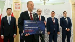 Cześć samorządowców wczoraj odebrało promesy na zgłaszane przez nie inwestycje